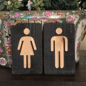 Rough Wood Men/Women Restroom Signs